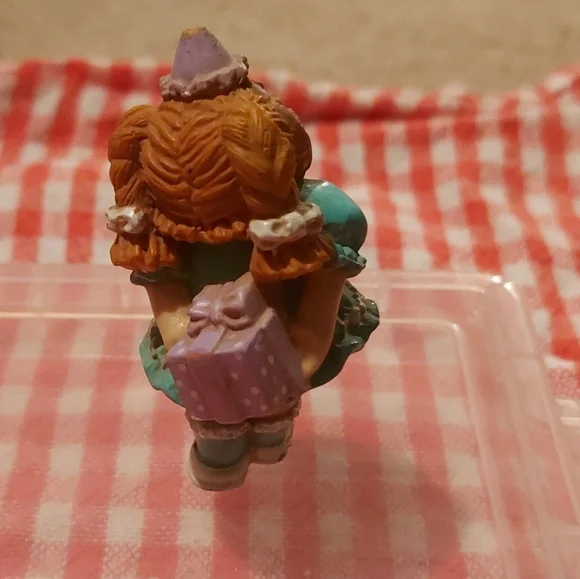 Cute Cabbage Patch Birthday Figurine - Picture 3 of 3